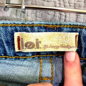 Size 5 LEI low rise light blue jeans.